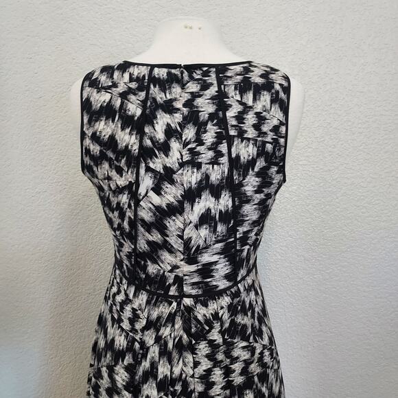 Vince Camuto Black & White Pleated Sheath Dress Size 6 - Picture 11 of 15